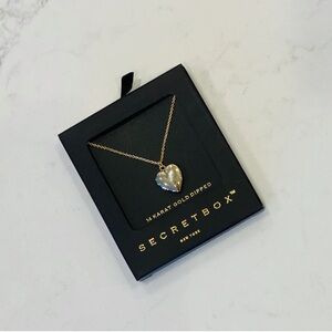 NWT - 14 Karate Gold Heart Locket Necklace